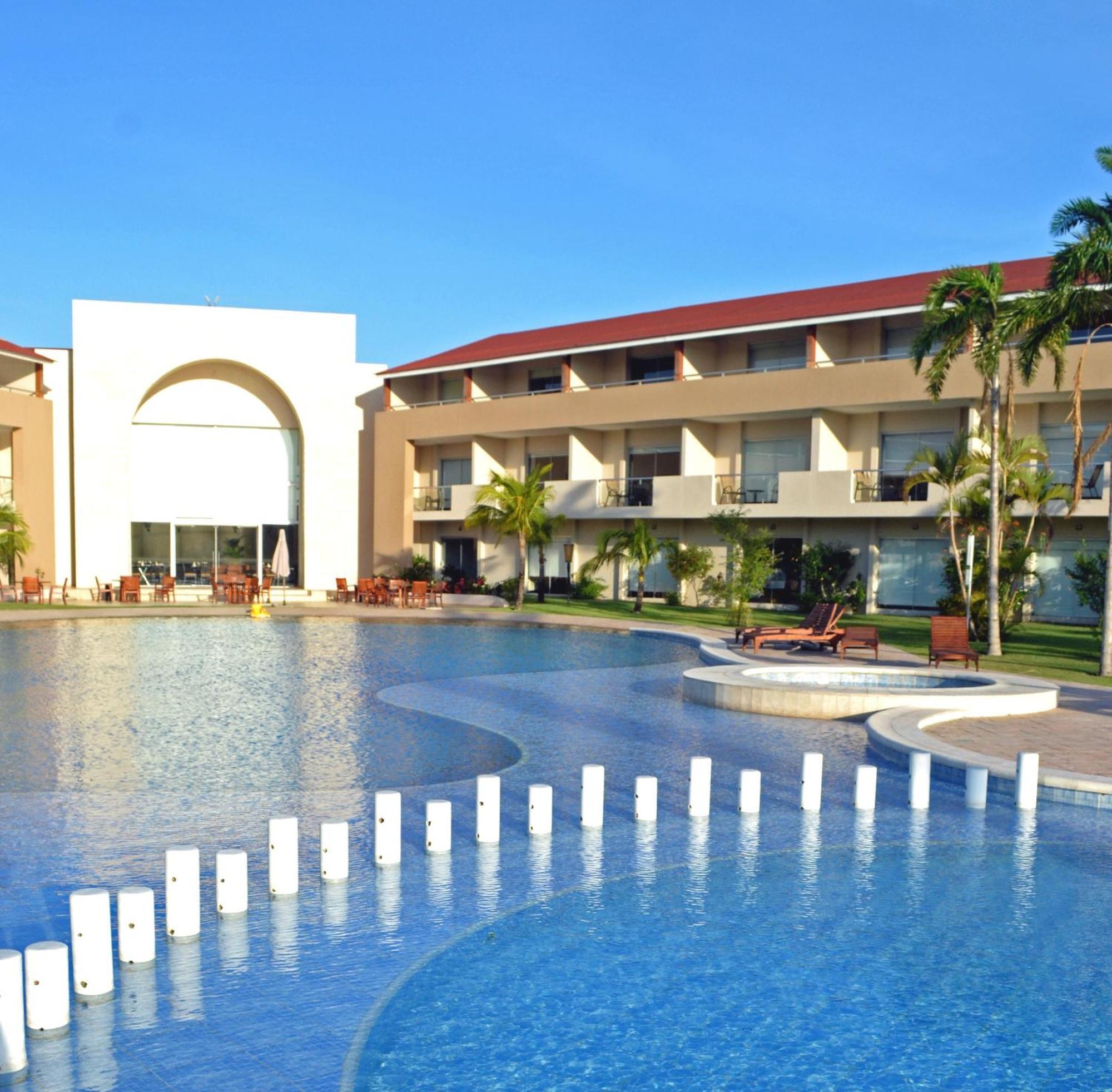 Sun Hotel Warnes Exterior foto